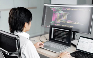 哈密 ,php声明和调用变量的符号是什么？